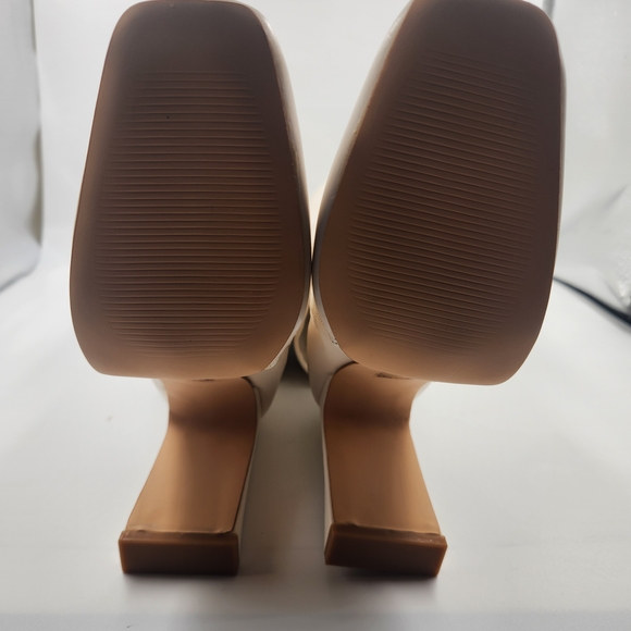 New In Box Elegant Lulu's Lorlia Heeled Boots In Almond for Women Size 7 - Picture 3 of 8